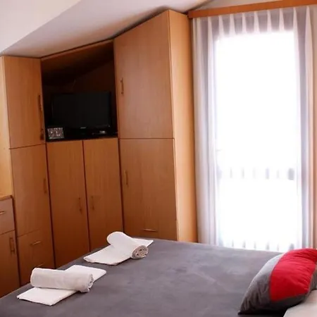 Appartement With Parking Space Supetar, Brac - 12624 Supetar